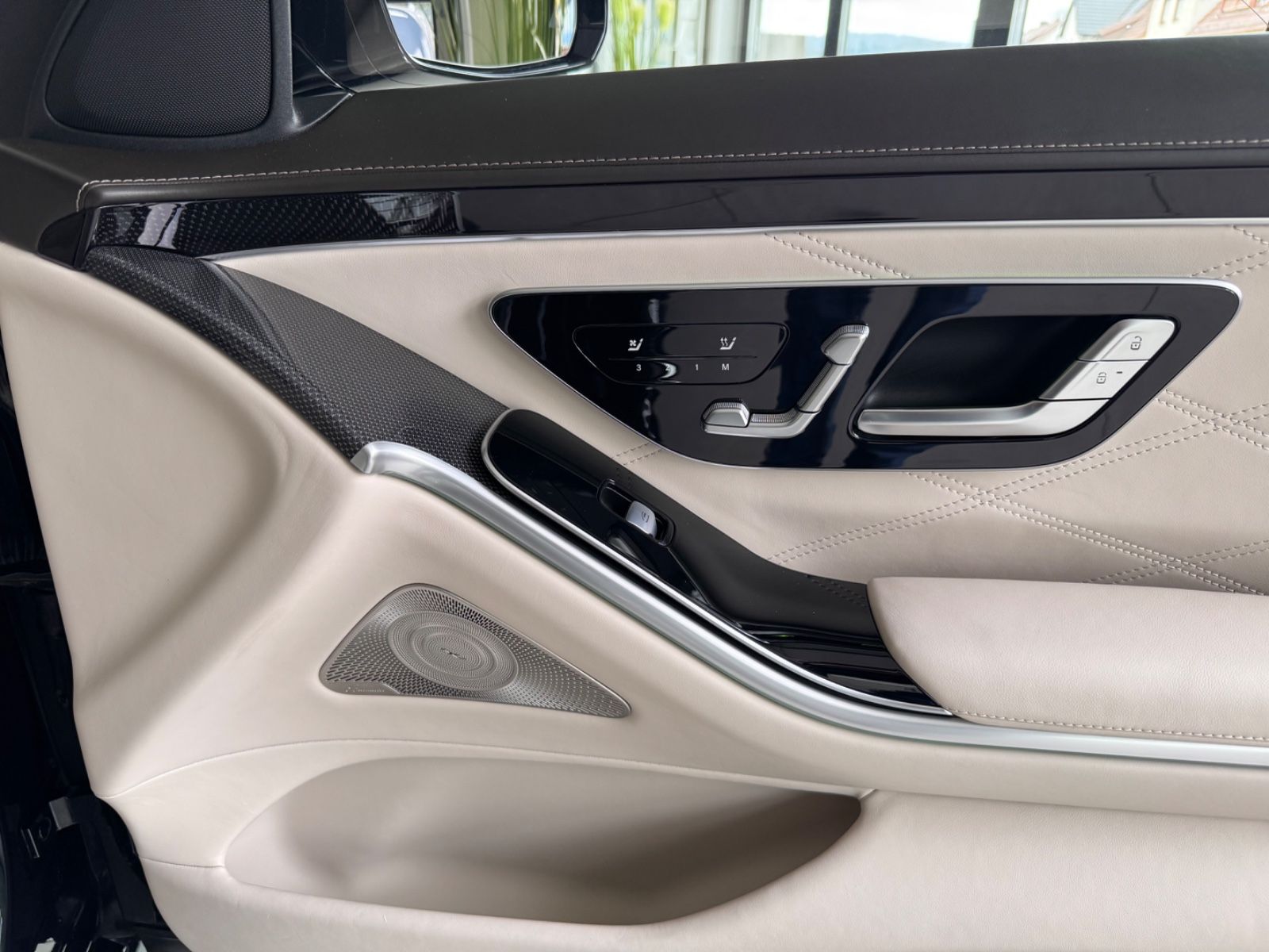 Mercedes-Benz S 680 Maybach - Samsaru's Car Outlet