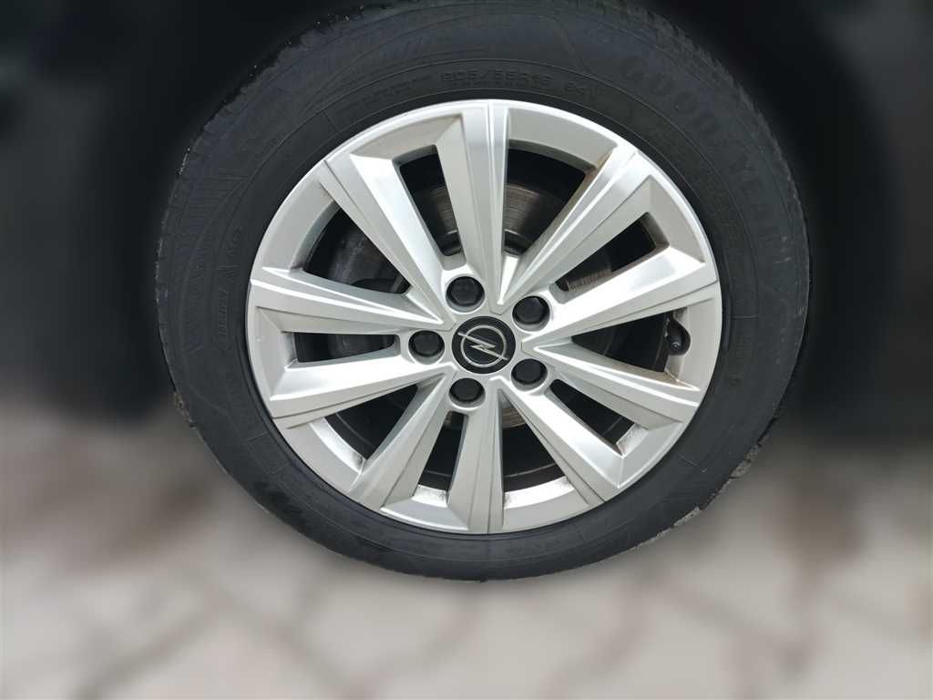 Opel Astra 1.2 Business - Samsaru's Car Outlet