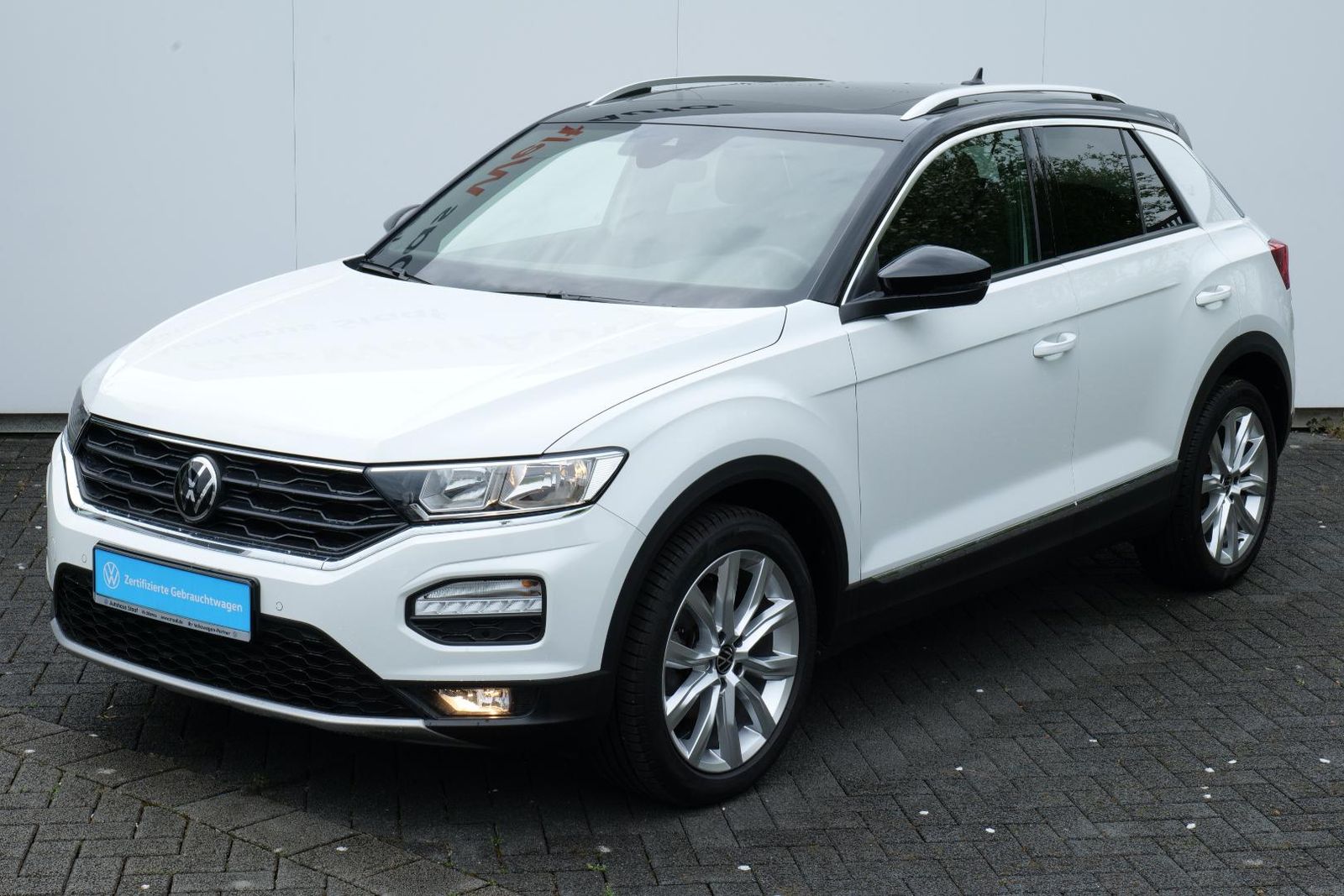 Volkswagen T-ROC Sport 1.5 TSI - Samsaru's Car Outlet