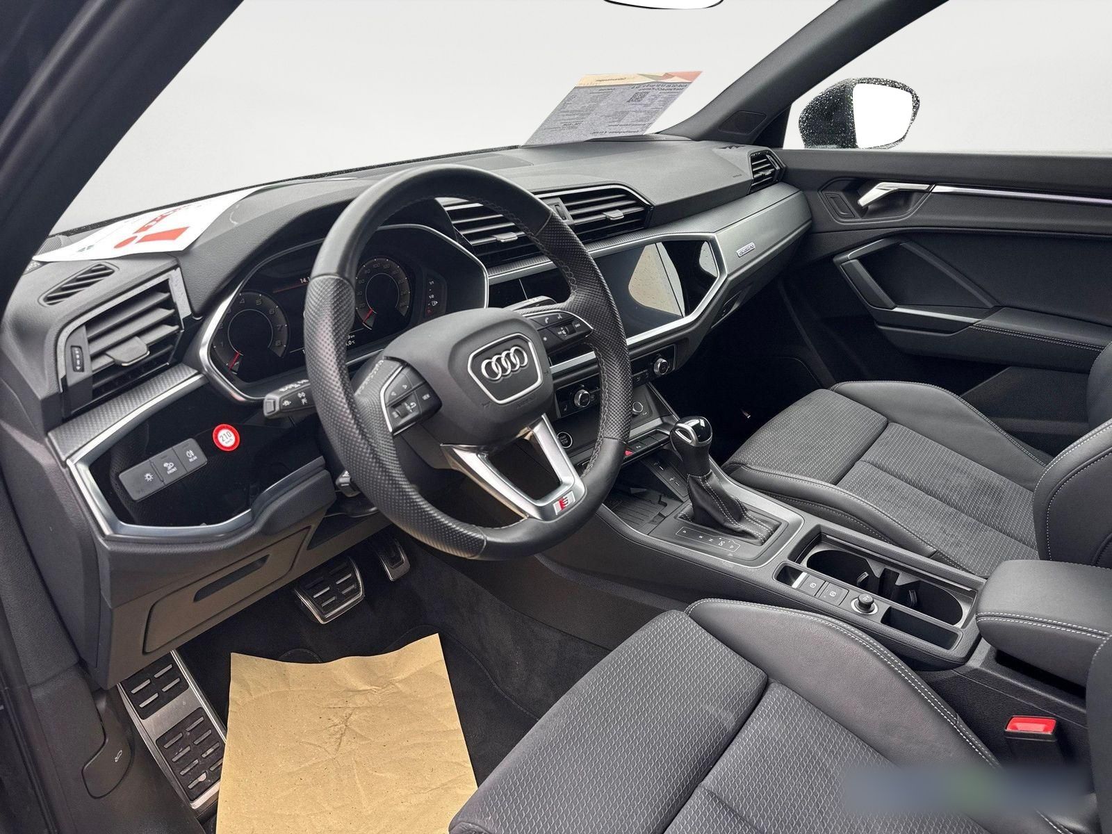Audi Q3 45 TFSI qu S line - Samsaru's Car Outlet
