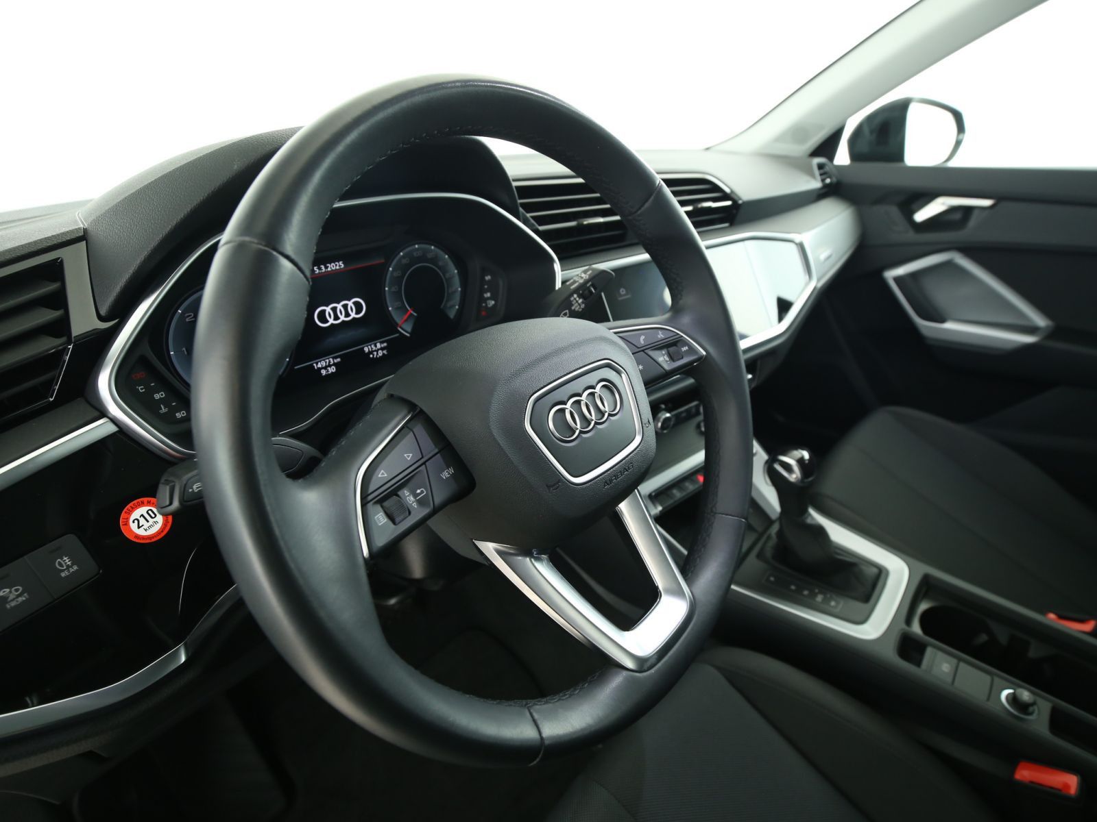 Audi Q3 35TDI quattro - Samsaru's Car Outlet