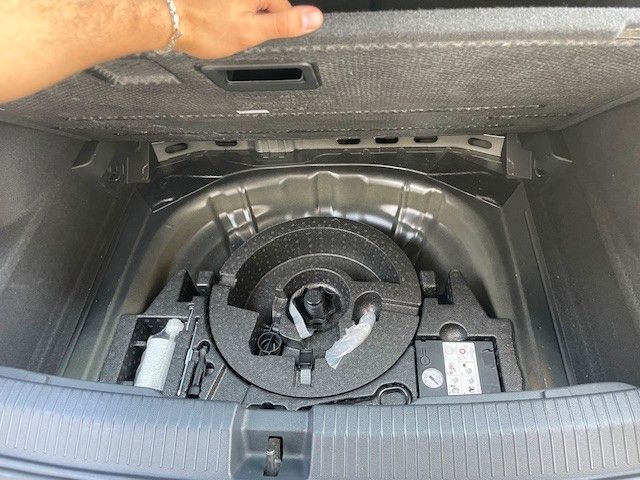 Volkswagen T-Roc 1.5 TSI Style - Samsaru's Car Outlet