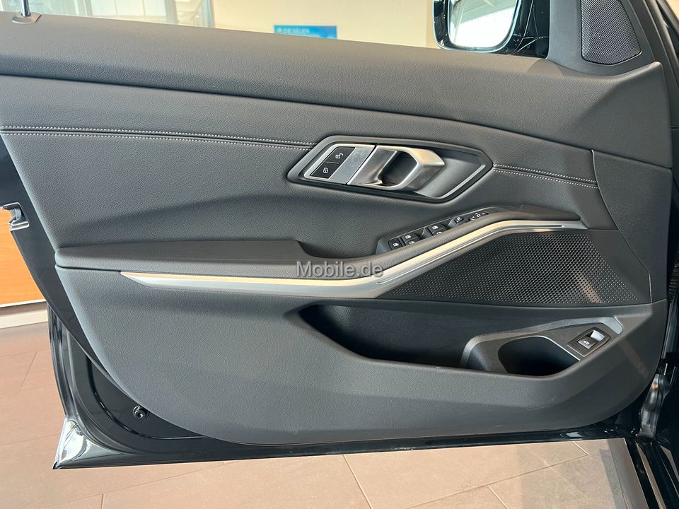 BMW 320i Touring M Sport - Samsaru's Car Outlet