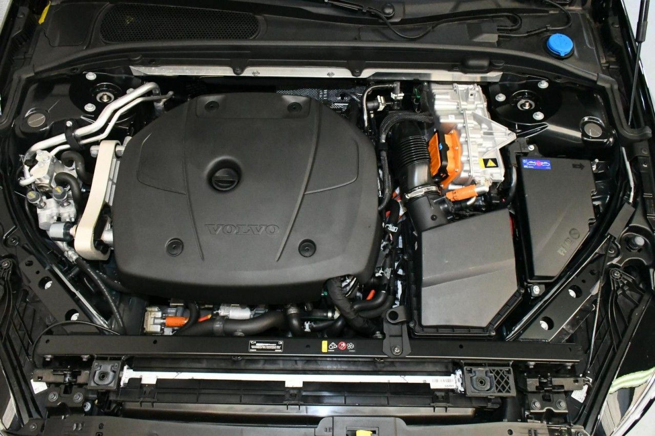 Volvo V60 T6 AWD Ultra Bright 360*B&W*PAN*MASS*HuD*AHK