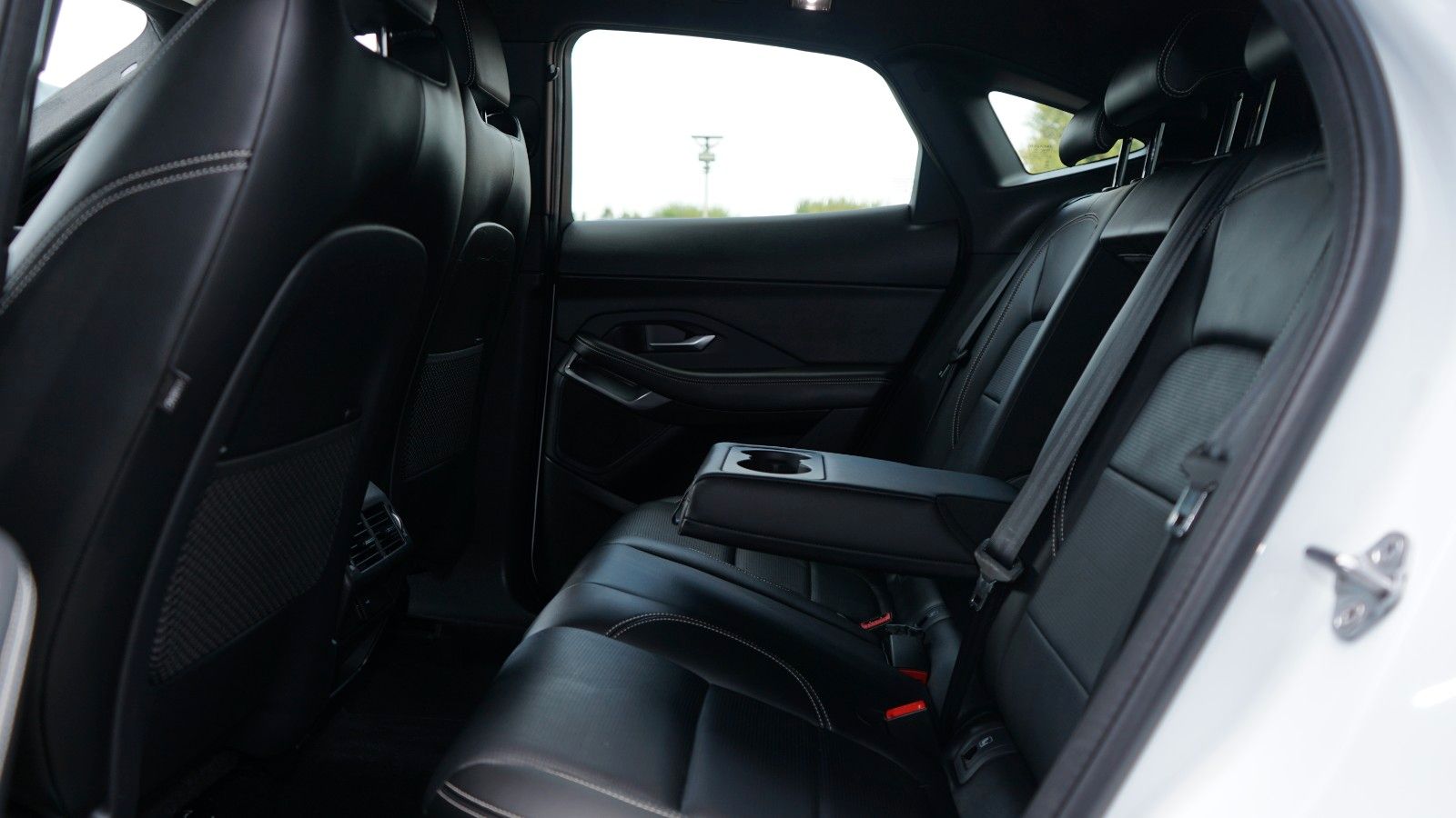 Jaguar E-PACE D200 R-DYNAMIC S*AWD*BLACK PACK*