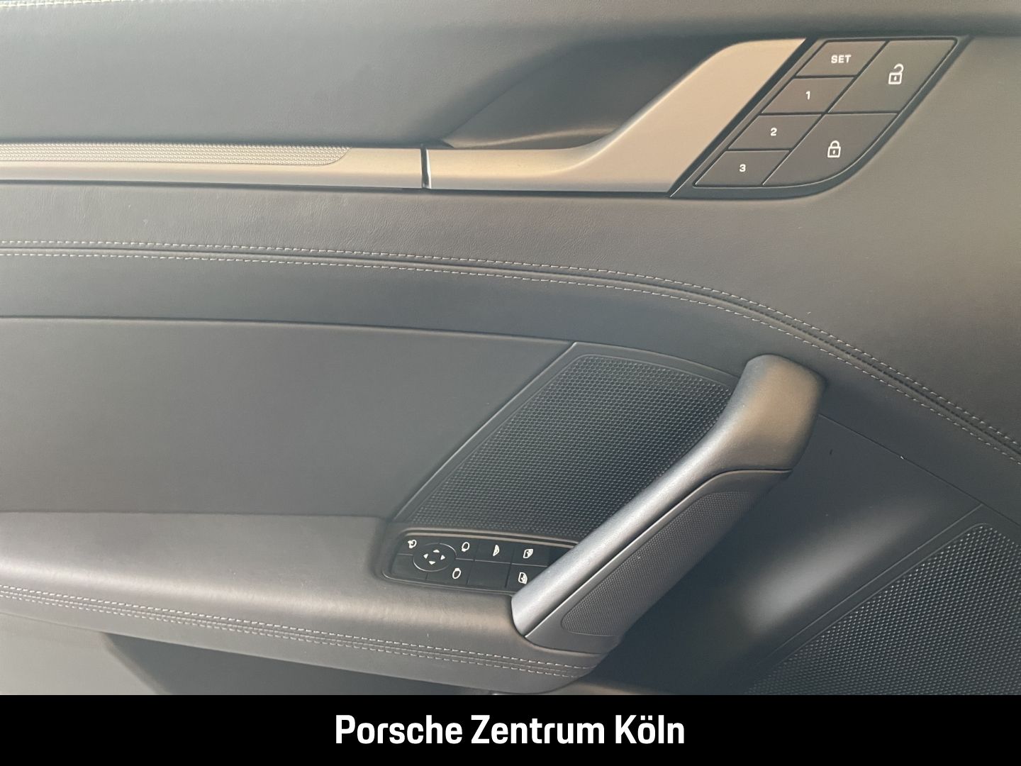 Porsche 992 911 Carrera 4S Cabriolet BOSE Sportabgas LED