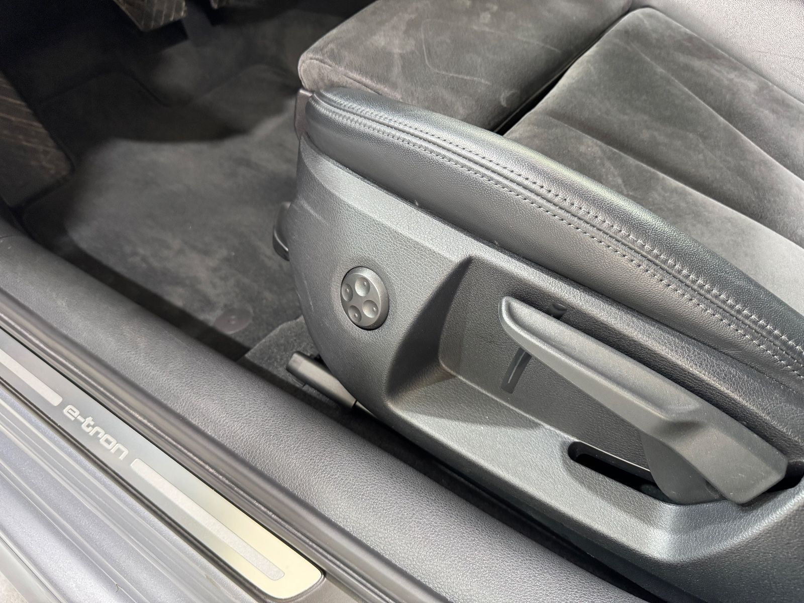 Audi A3 Sportback 40 e-tron sport - Samsaru's Car Outlet