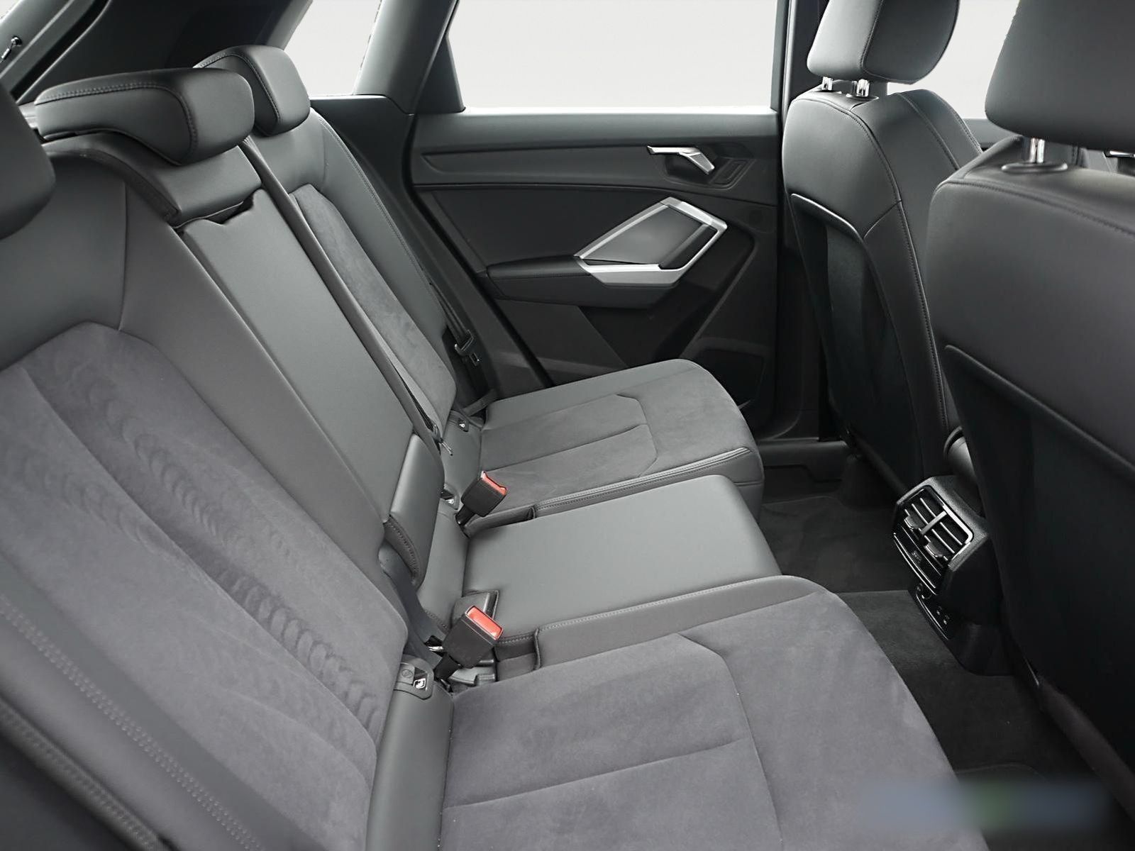 Audi Q3 35 TDI S line qu. - Samsaru's Car Outlet