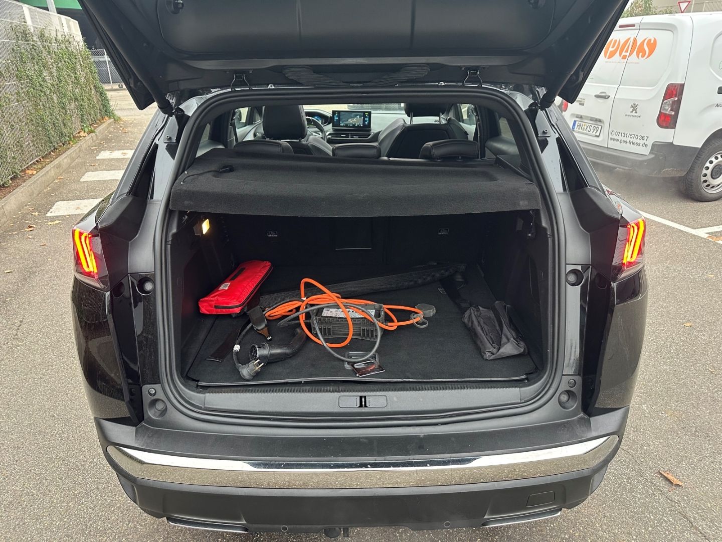 Peugeot 3008 Hybrid4 300 GT El. Panodach Navi Digitales