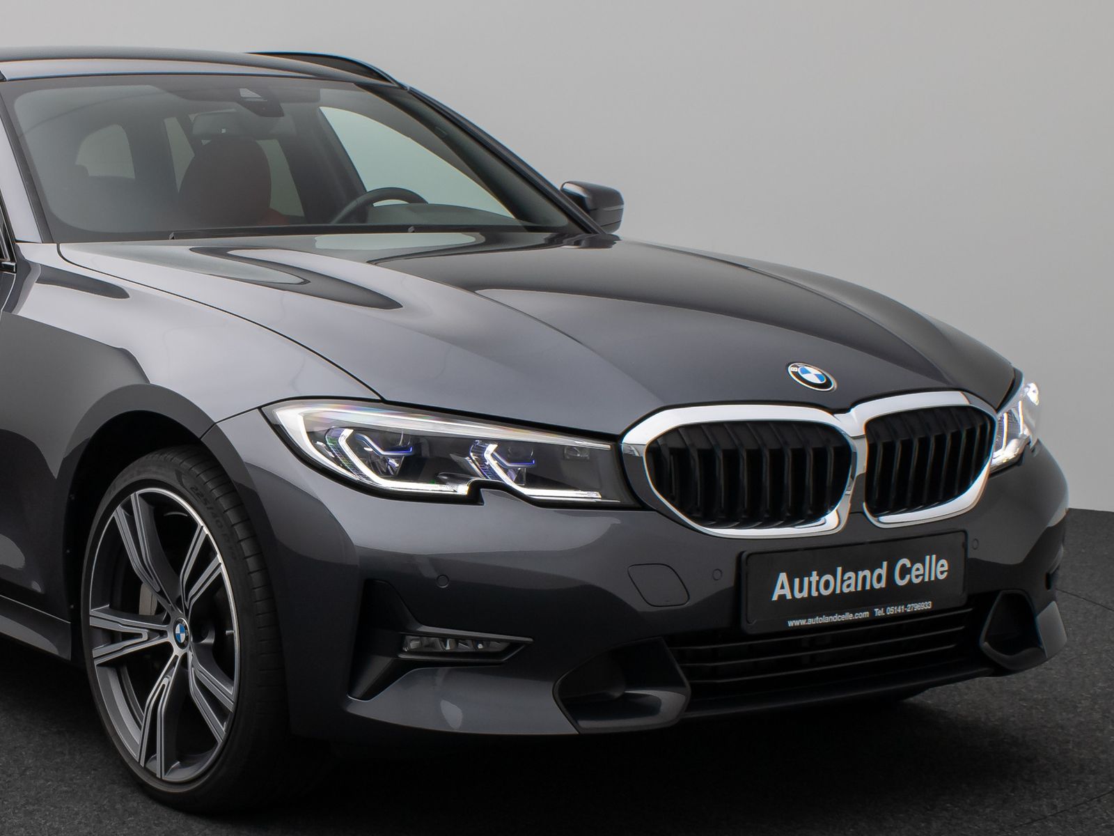 BMW 330i xD SportLine - Samsaru's Car Outlet