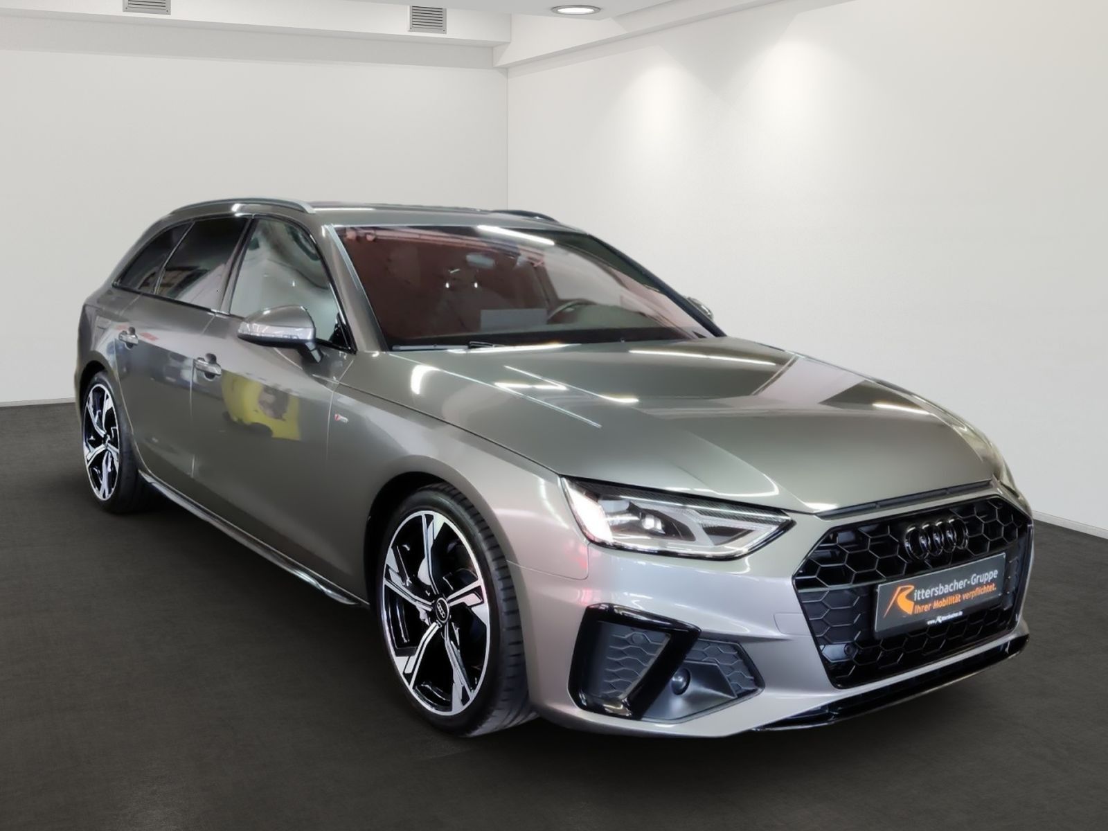 Audi A4 Avant 40 TDI s-line Competition - Samsaru's Car Outlet