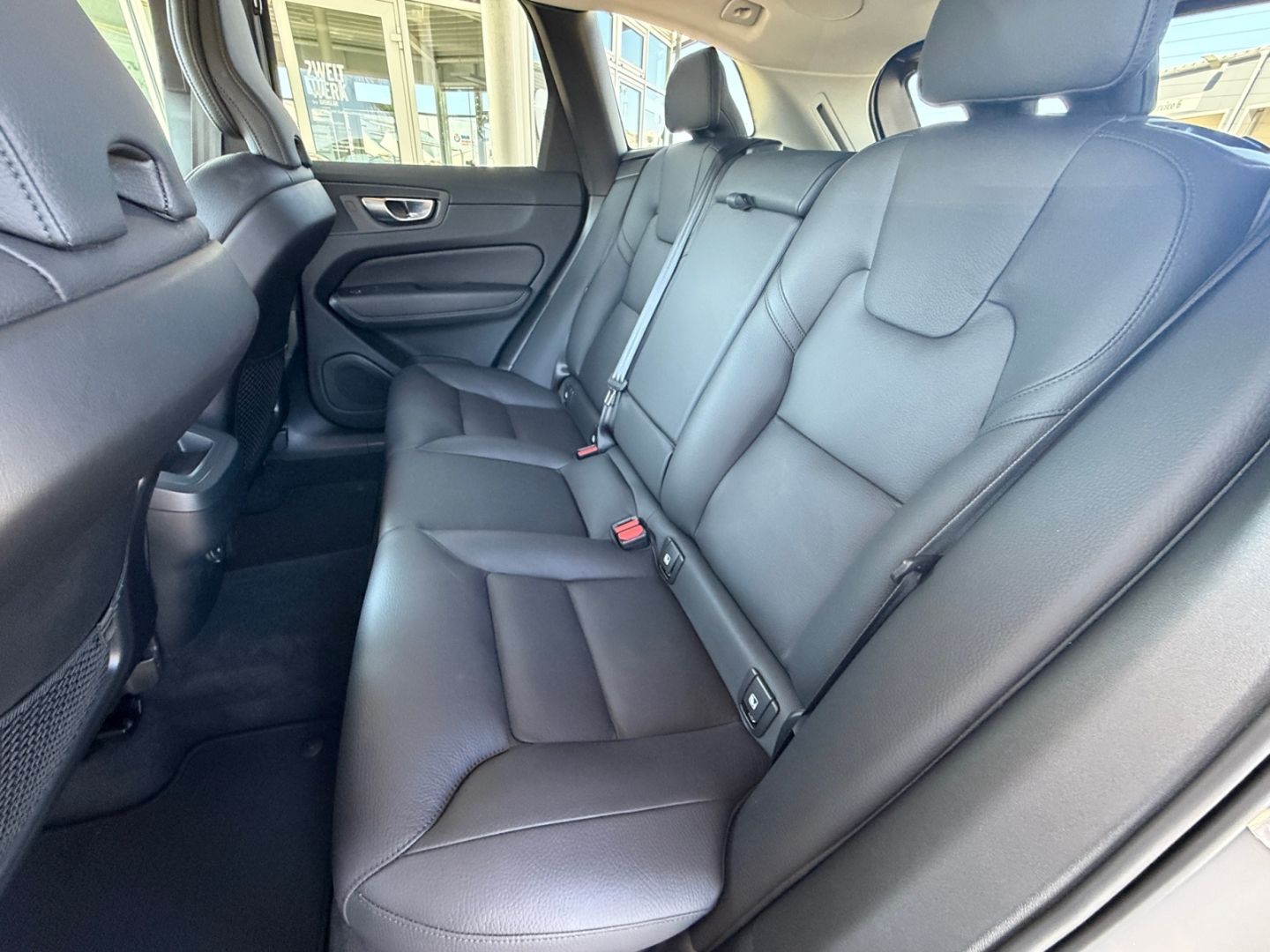 Volvo XC60 B4 Plus Dark Harman Kardon Memory Kurvenlic