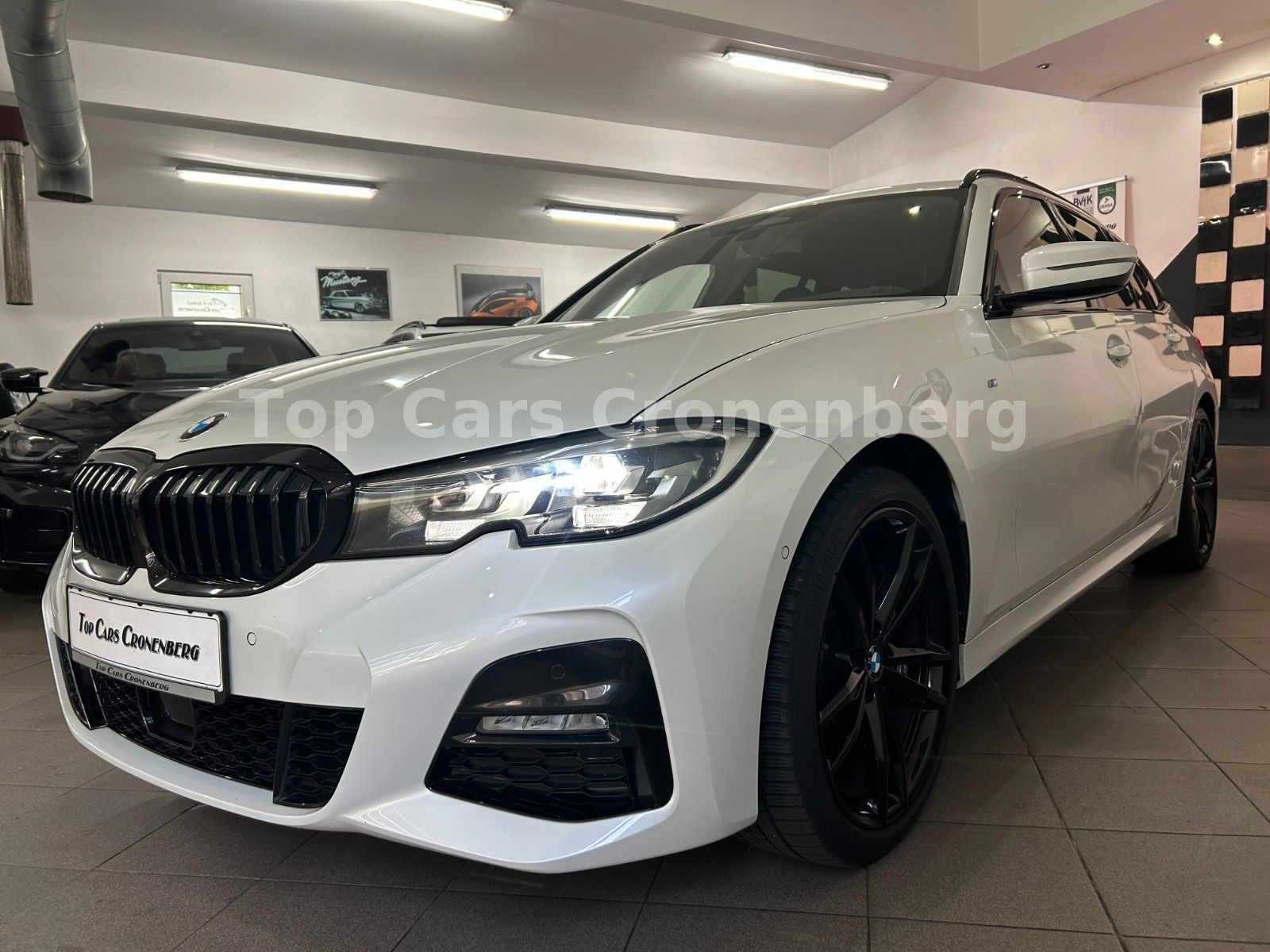 BMW 320d xDrive M Sportpaket - Samsaru's Car Outlet