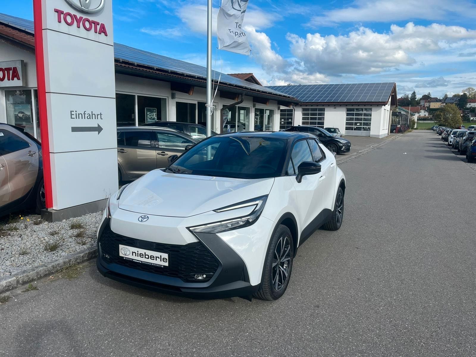 Toyota C-HR Plug-In Hybrid Teamplayer + Technik Paket