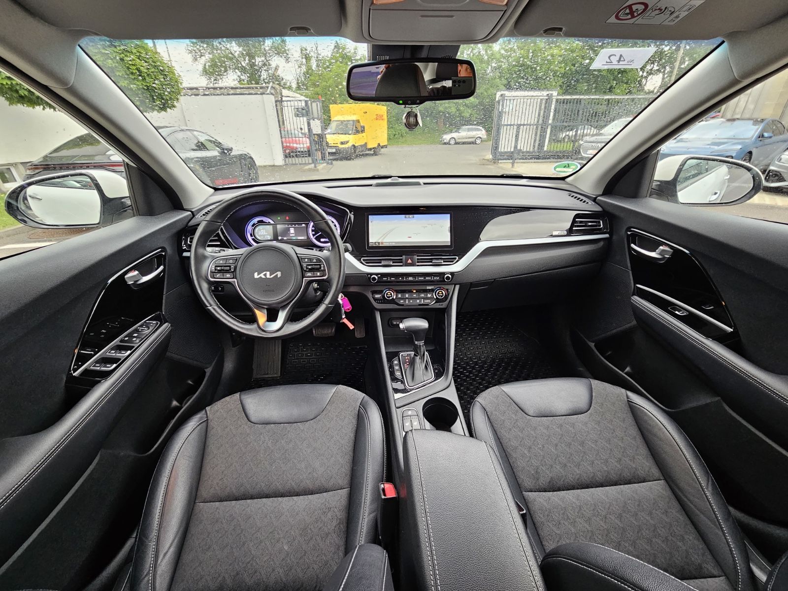 Kia Niro Vision Plug-in Hybrid - Samsaru's Car Outlet