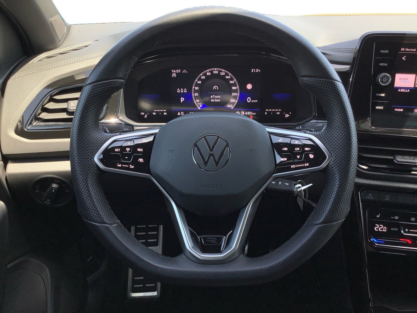 Volkswagen T-Roc 1.5 TSI DSG R-Line - Samsaru's Car Outlet