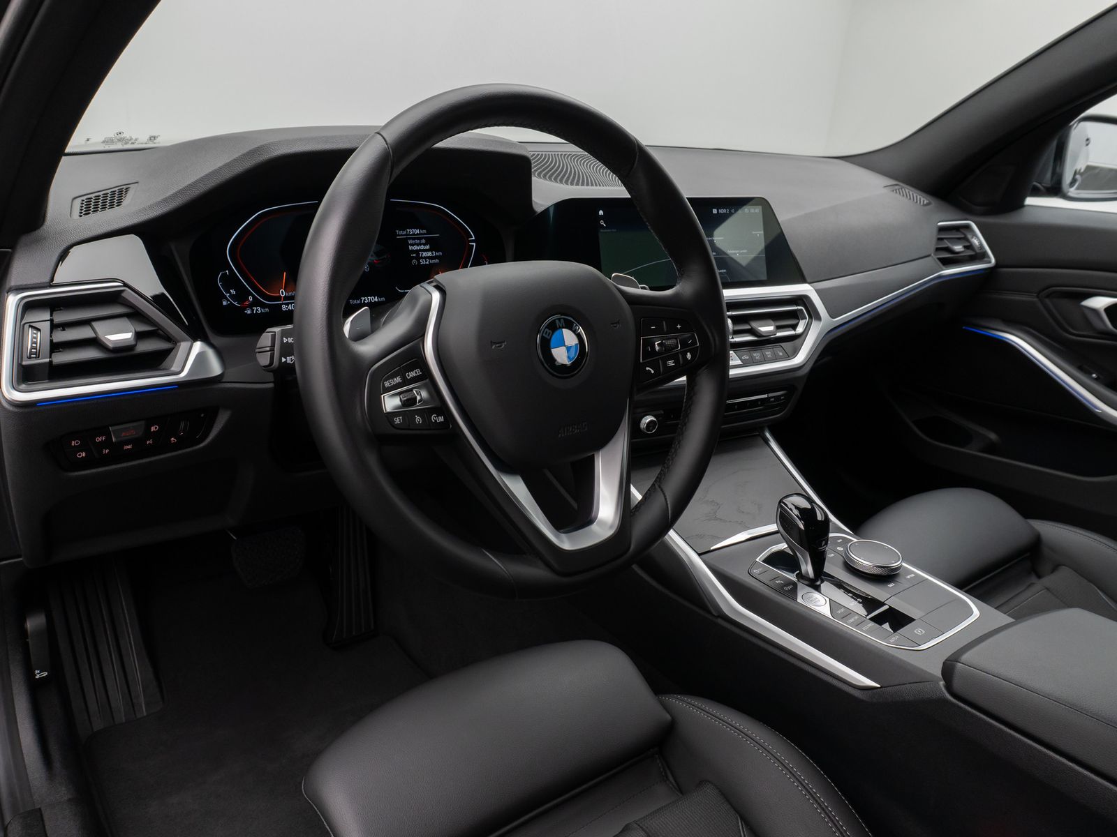 BMW 330i xD SportLine - Samsaru's Car Outlet