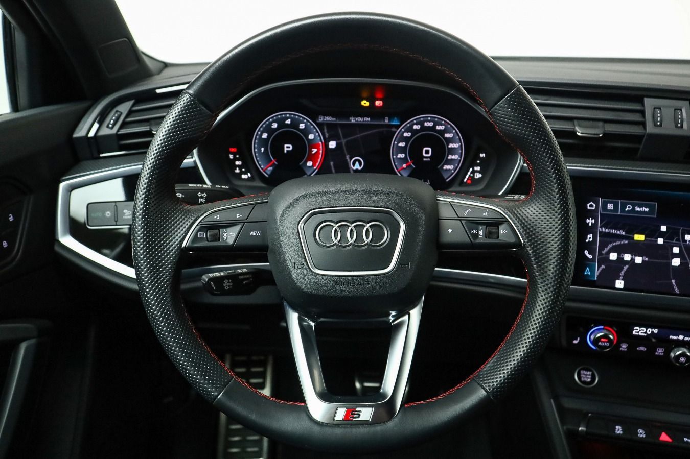 Audi Q3 S line black 45 TFSI qu. Assist, Navi, Sound