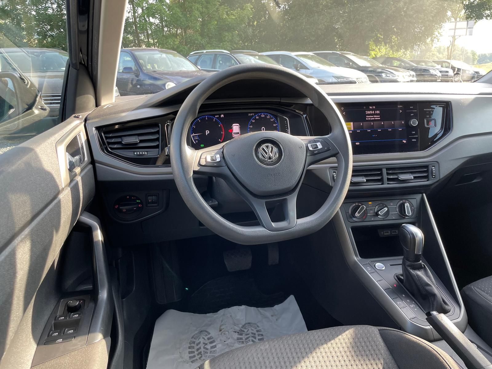 Volkswagen Polo VI 1.0 TSI Comfortline - Samsaru's Car Outlet