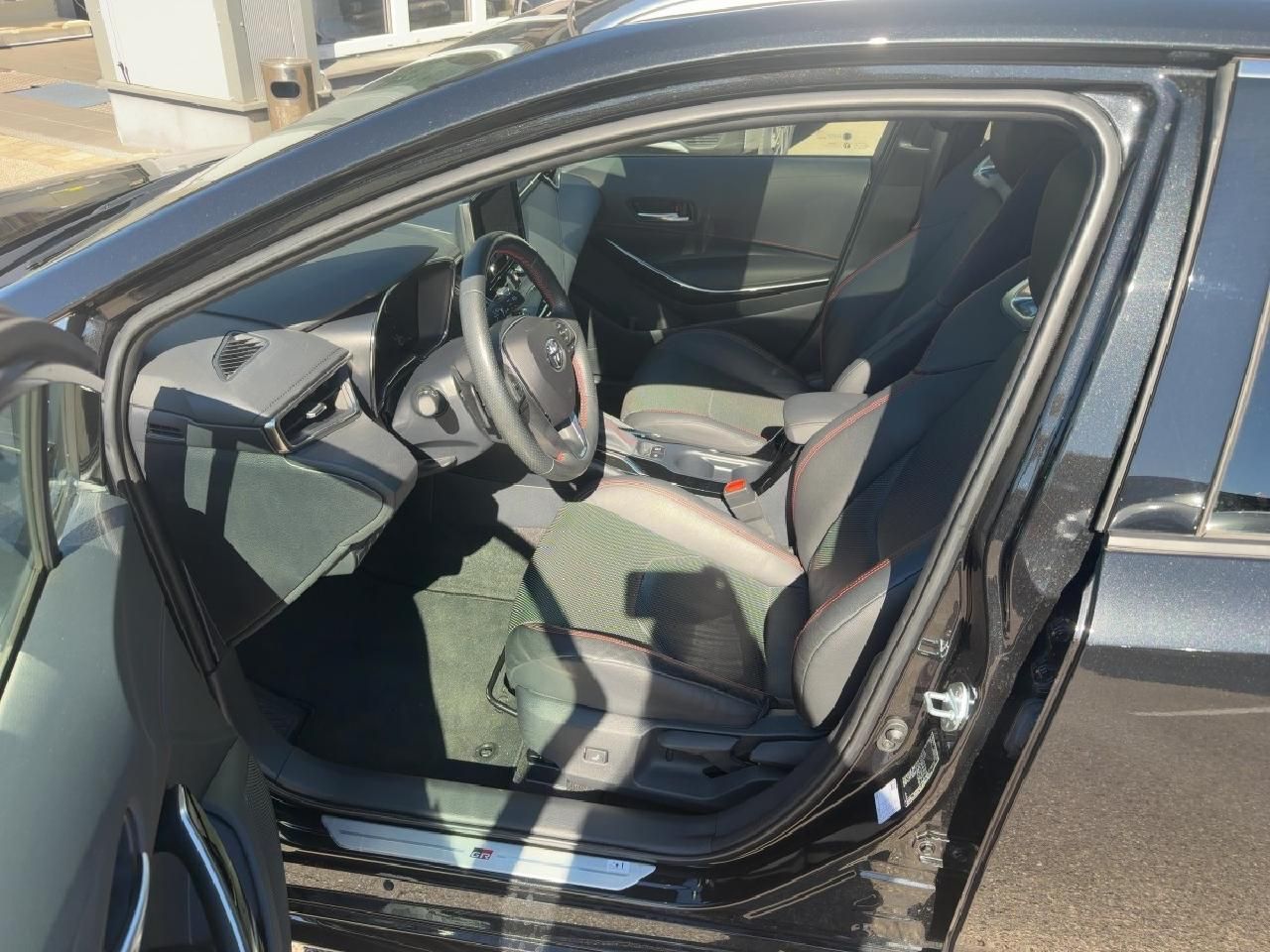 Toyota Corolla TS 2,0 Hybrid GR Sport Black Edt.*Pano*