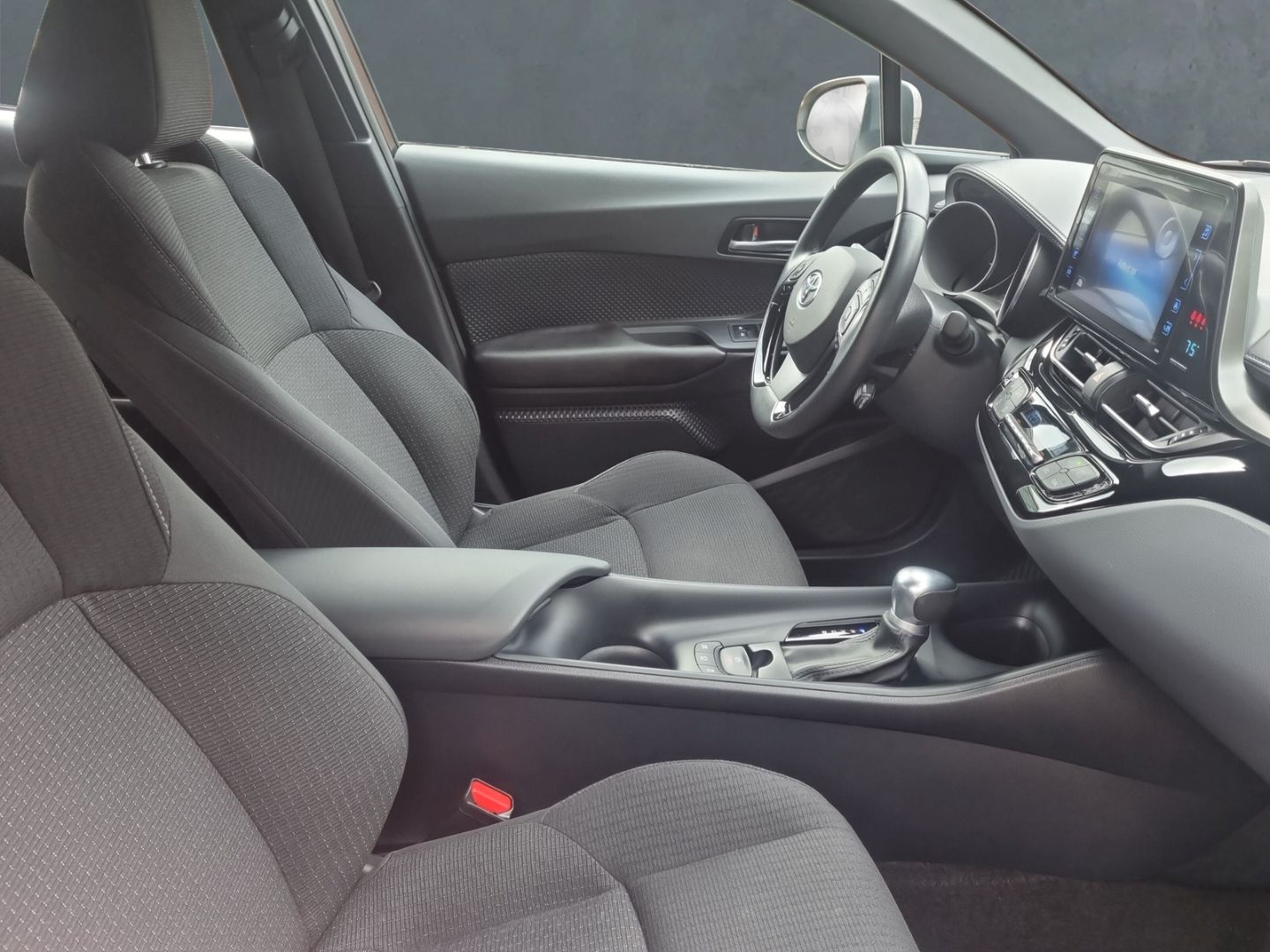 Toyota C-HR Hybrid Business Edition - Samsaru's Car Outlet