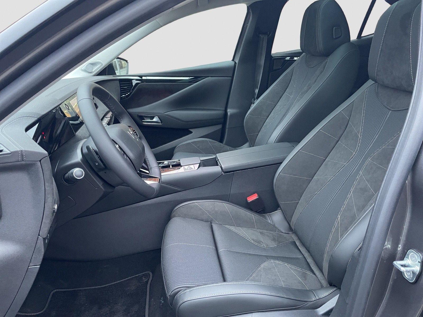 DS Automobiles DS4 Etoile + Alcantara 145 Hybrid  136 AHK/Komfo