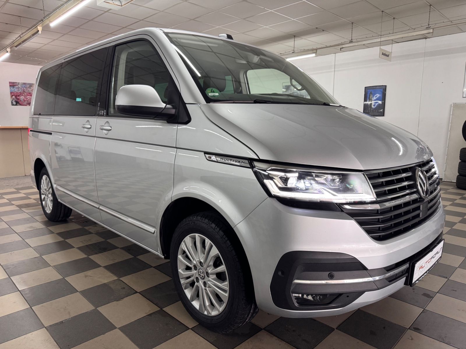 Volkswagen T6.1 Multivan 2.0 TDI DSG - Samsaru's Car Outlet