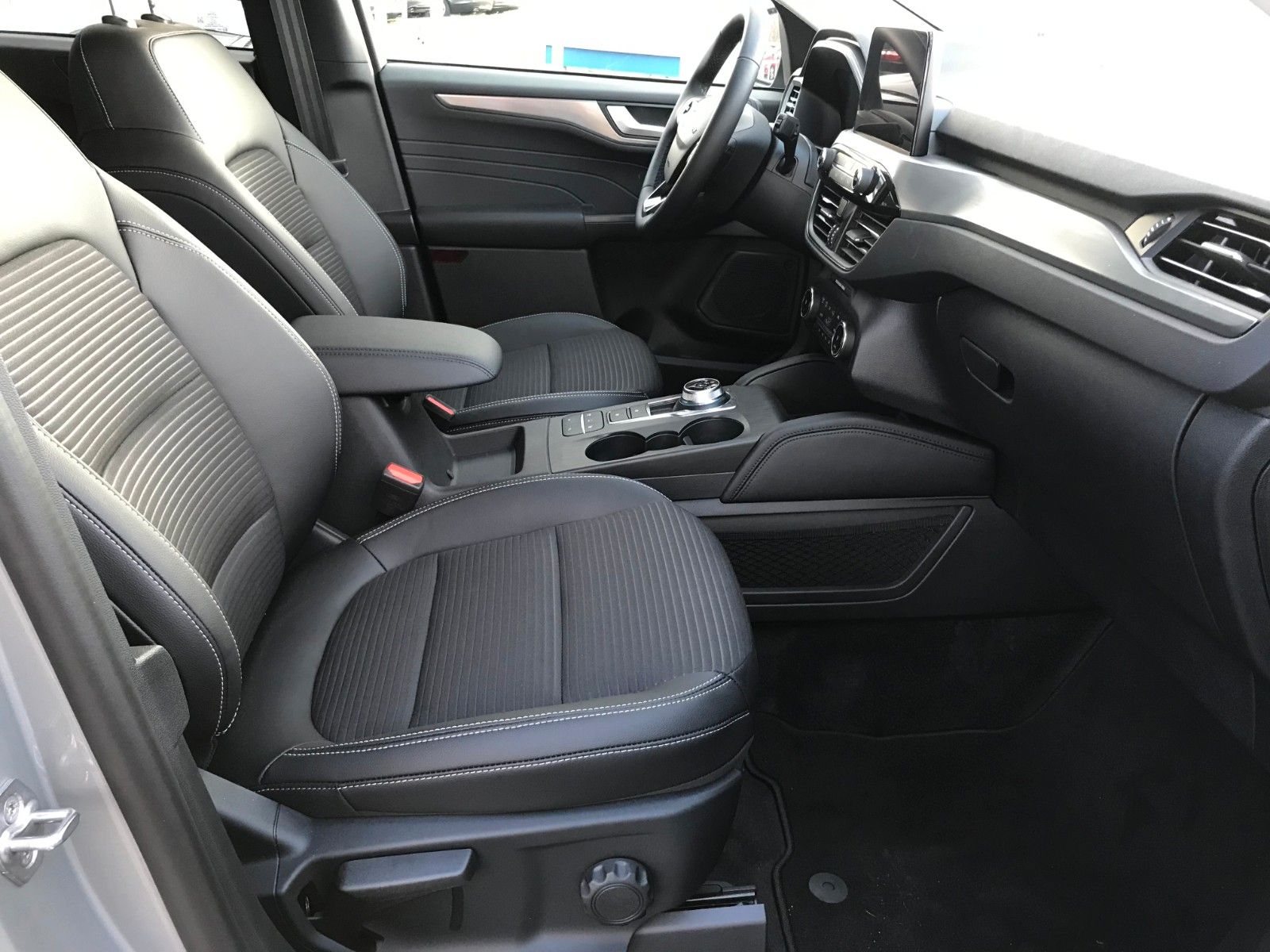 Ford Kuga Titanium X 2.5 PHEV - Samsaru's Car Outlet