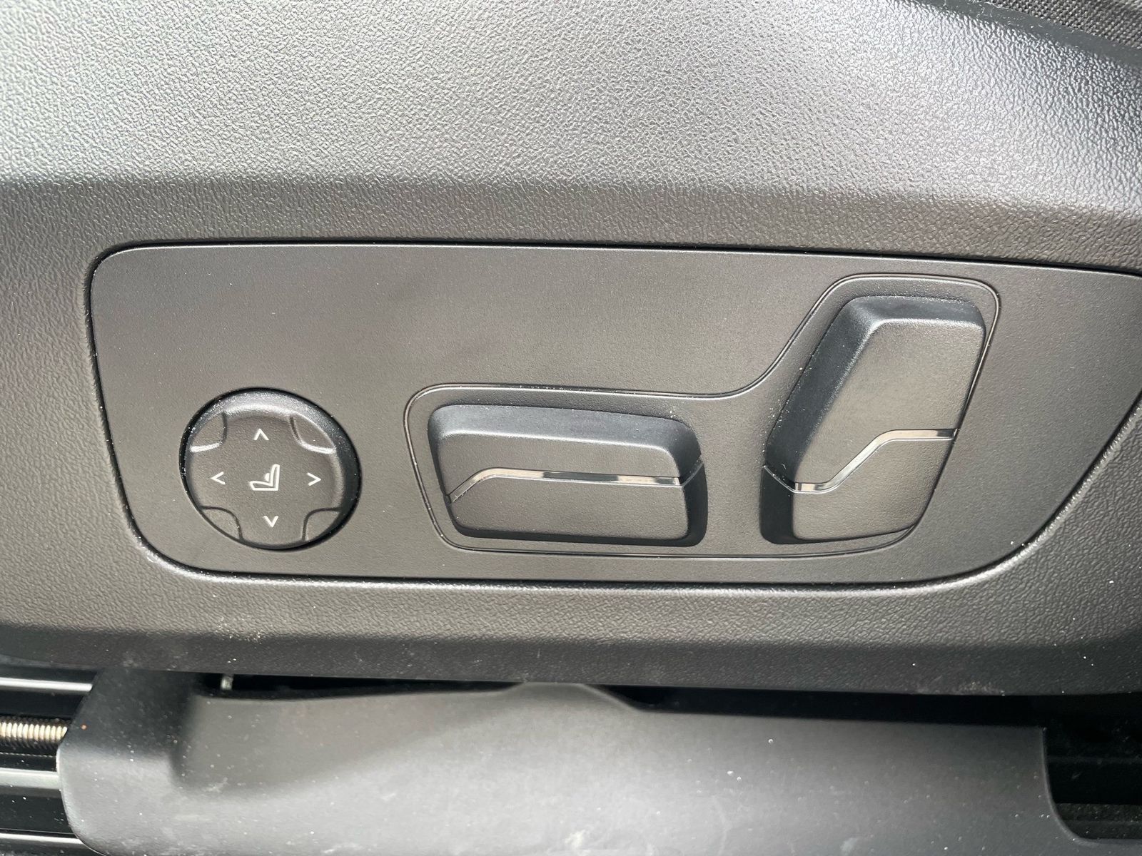 BMW X1 xDrive20d M Sport || AHK 360 ACC H&K Massage