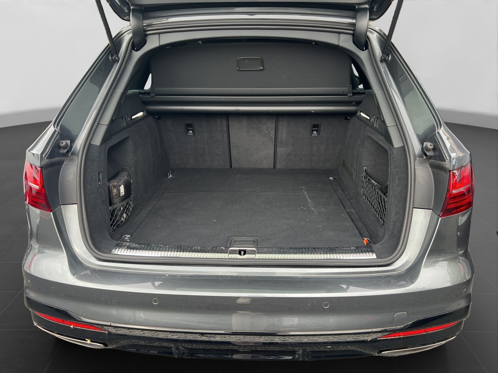 Audi A4 Avant 40 TFSI Q 2x S LINE MATRIX AHK LM19 KAM