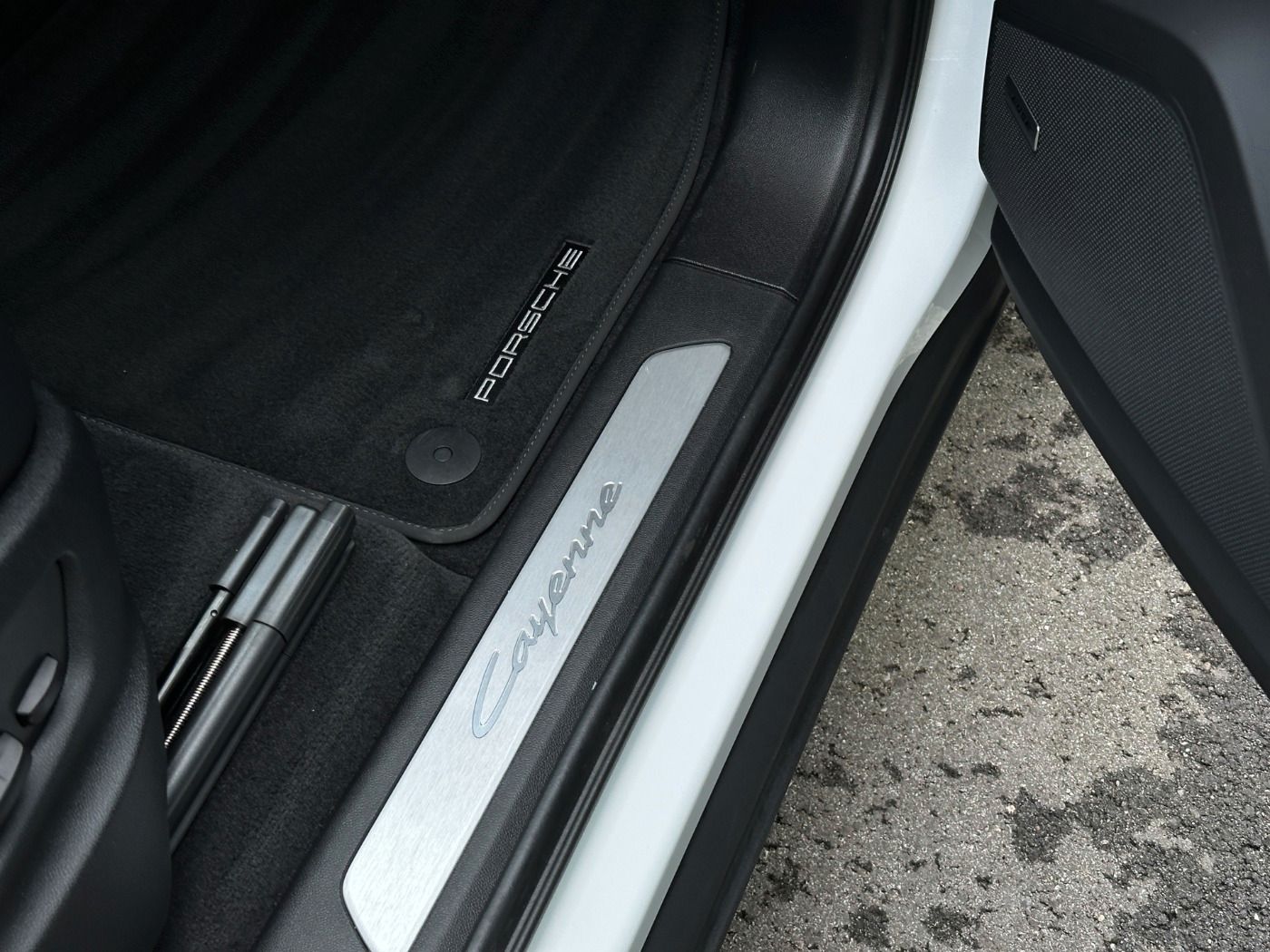Porsche Cayenne E-Hybrid PANO Luftfederung BOSE 360°