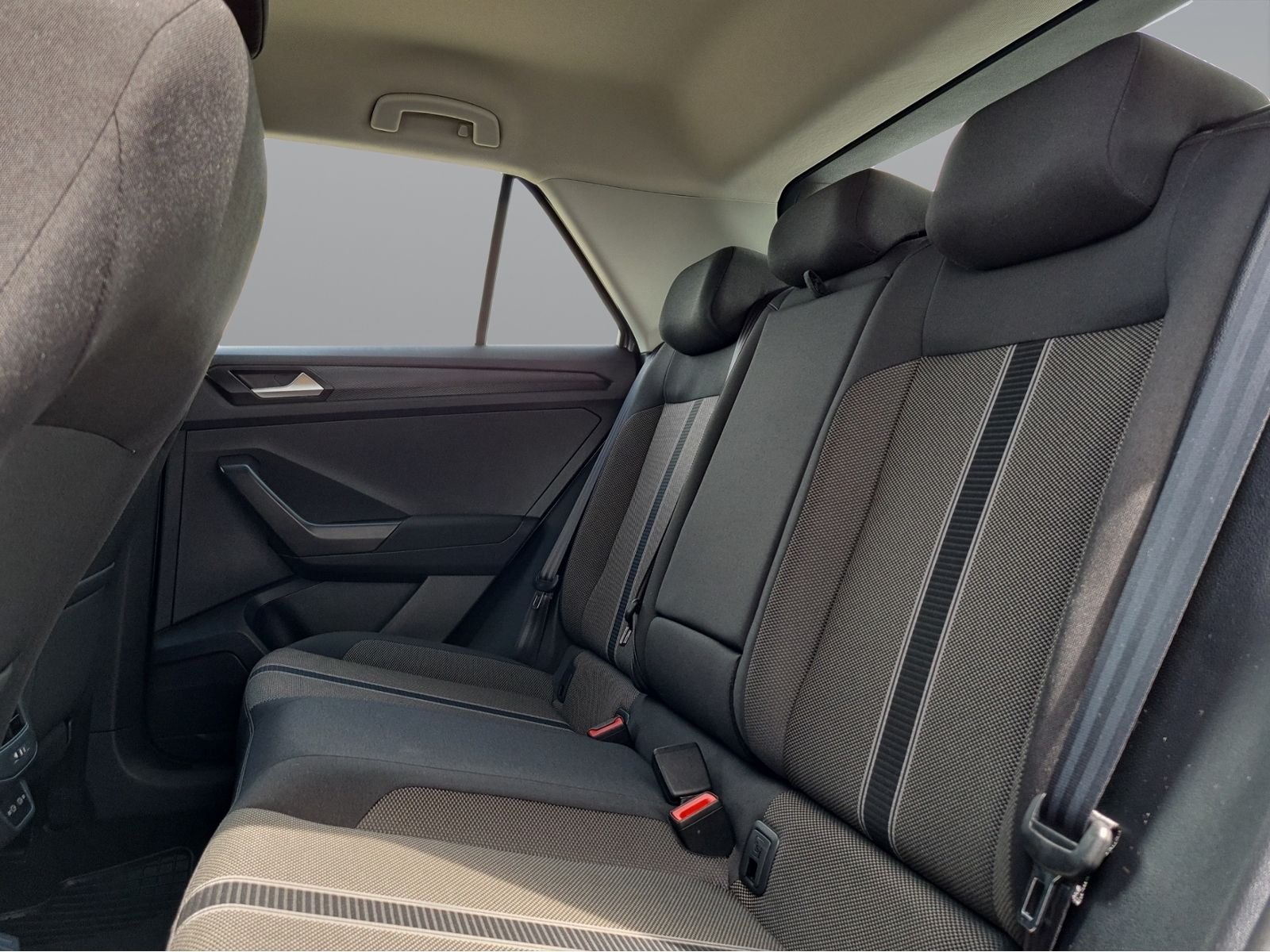 Volkswagen T-ROC 1.5 TSI Style - Samsaru's Car Outlet