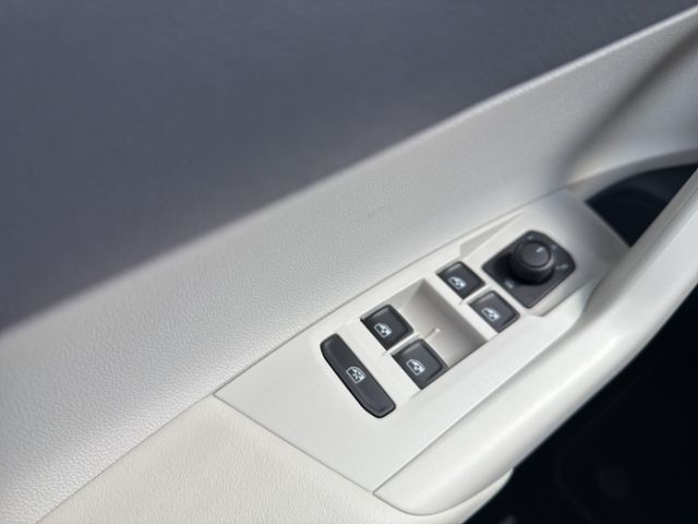 Volkswagen Polo 1.0l TSI BEATS DSG - Samsaru's Car Outlet