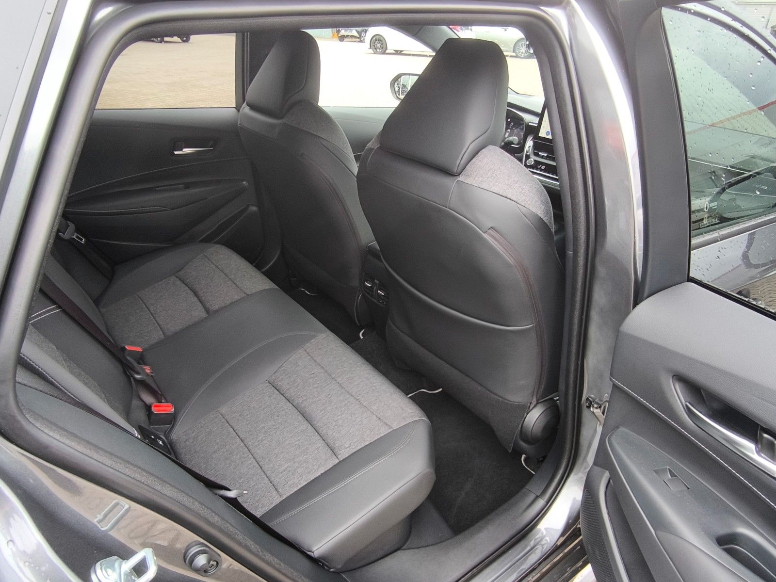 Toyota Corolla Touring Sports Hybrid Team D - Samsaru's Car Outlet