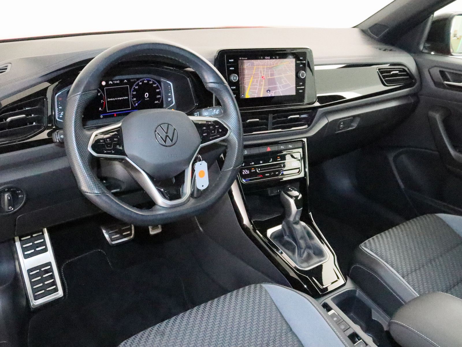 Volkswagen T-Roc 1.5 TSI R-Line - Samsaru's Car Outlet