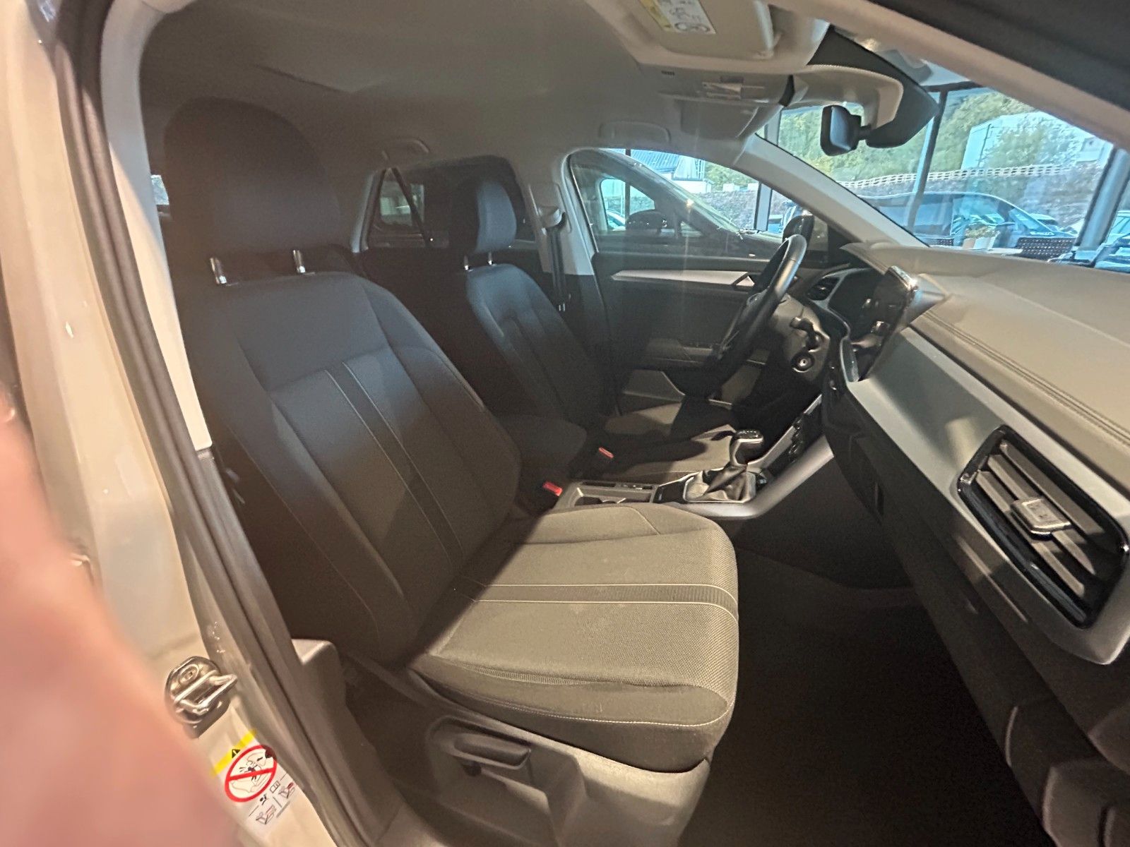 Volkswagen T-ROC Life - Samsaru's Car Outlet