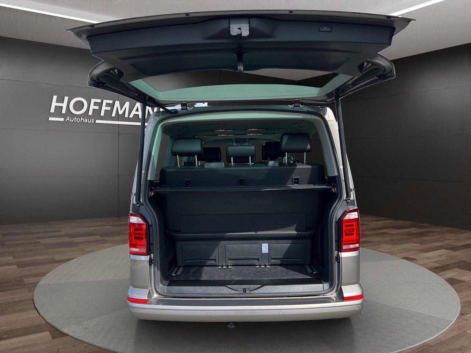 Volkswagen T6 Multivan 2.0 TDI 4M DSG - Samsaru's Car Outlet