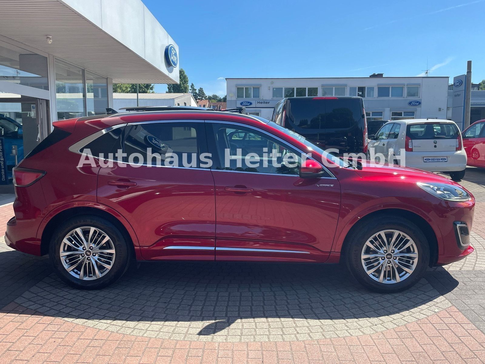 Ford Kuga FHEV Allrad Vignale - Samsaru's Car Outlet