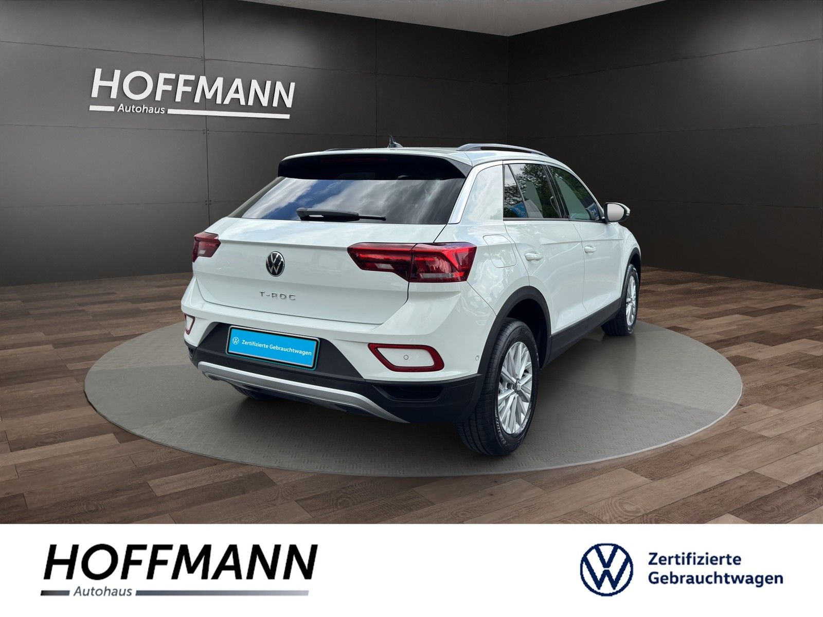 Volkswagen T-Roc 1.5TSI DSG Life - Samsaru's Car Outlet