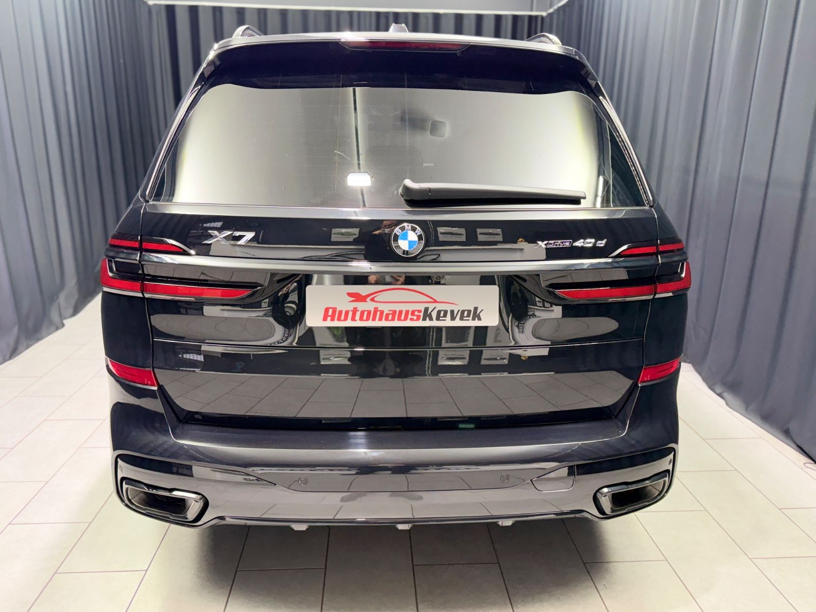 BMW X7 xDrive 40d M SPORT PRO|LUFT|PANO|7-SITZER|AHK