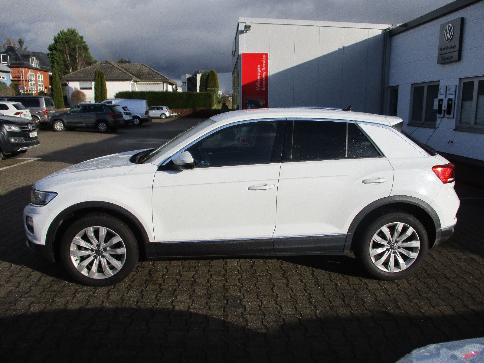 Volkswagen T-Roc Sport - Samsaru's Car Outlet