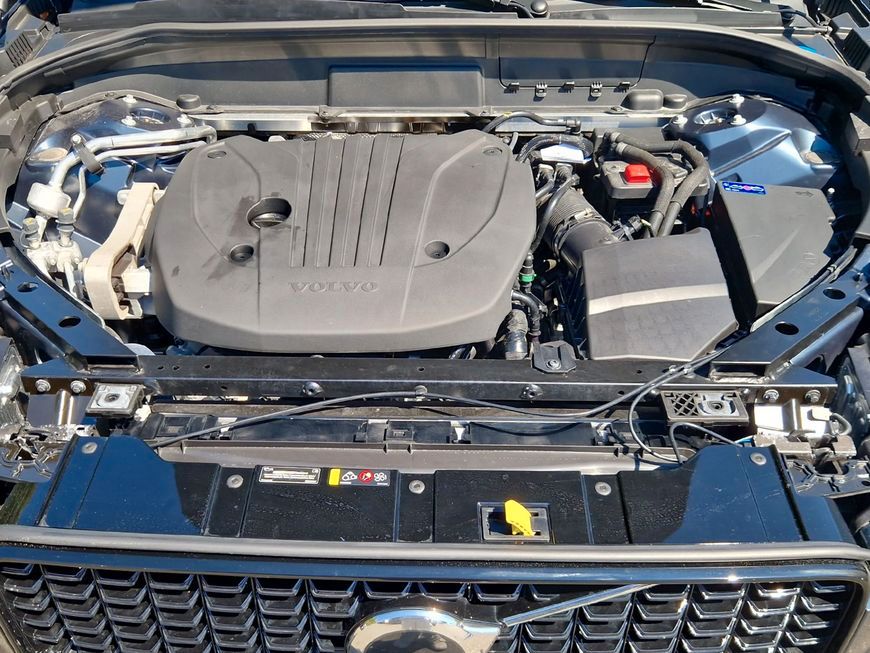 Volvo XC60 B5 B AWD Plus Dark