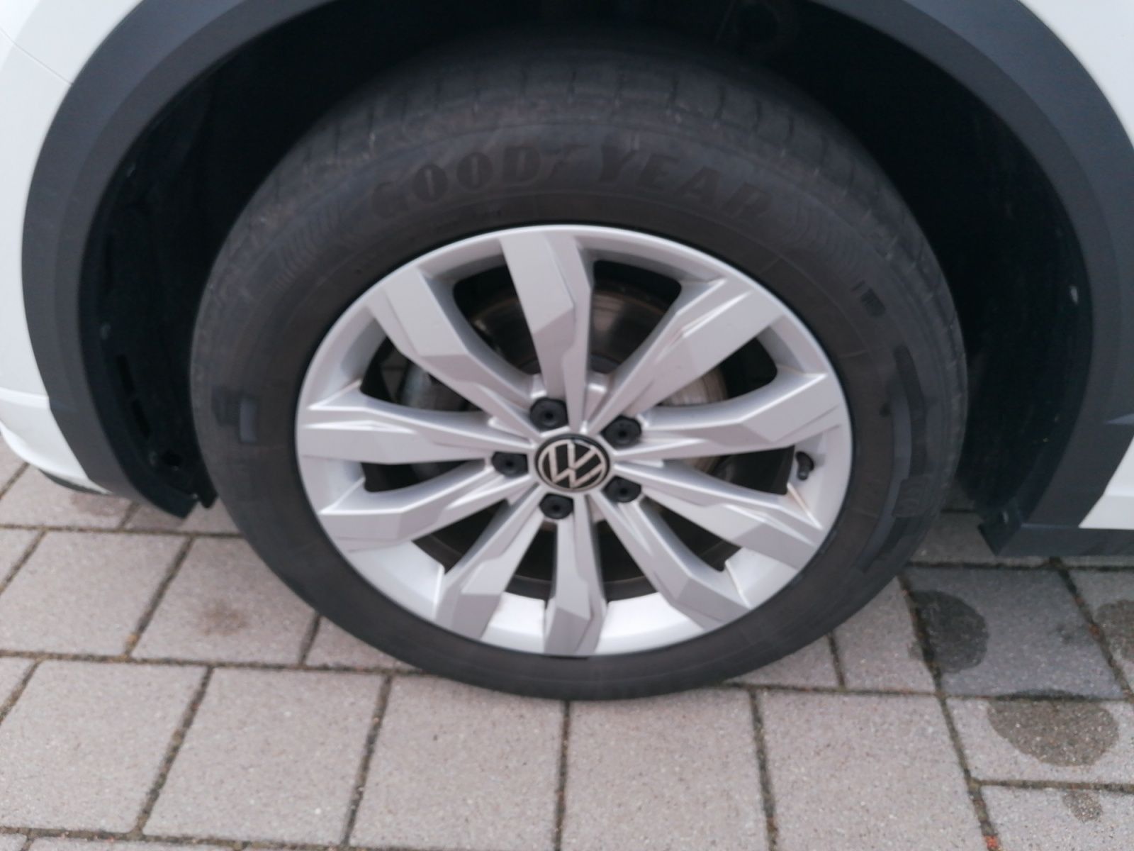 Volkswagen T-Roc 1.5TSI R-Line - Samsaru's Car Outlet