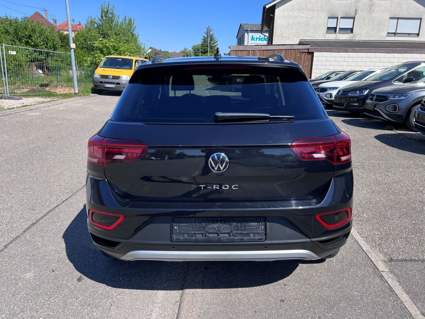Volkswagen T-Roc 1.0TSI Life - Samsaru's Car Outlet