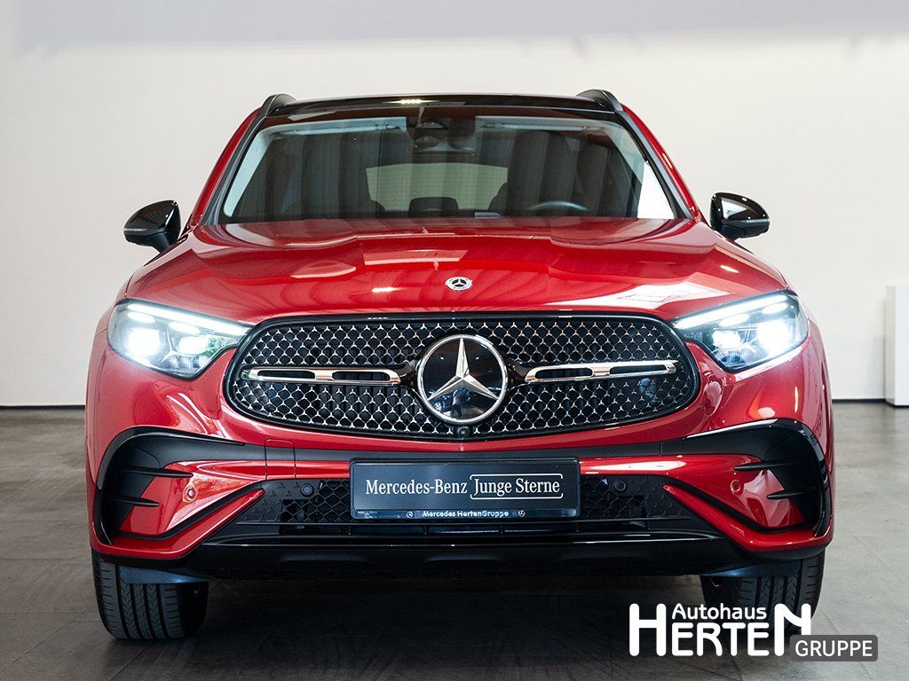 Mercedes-Benz GLC 300 de 4M+AMG+NIGHT+PANO+360°+AHK+AIRMATIC