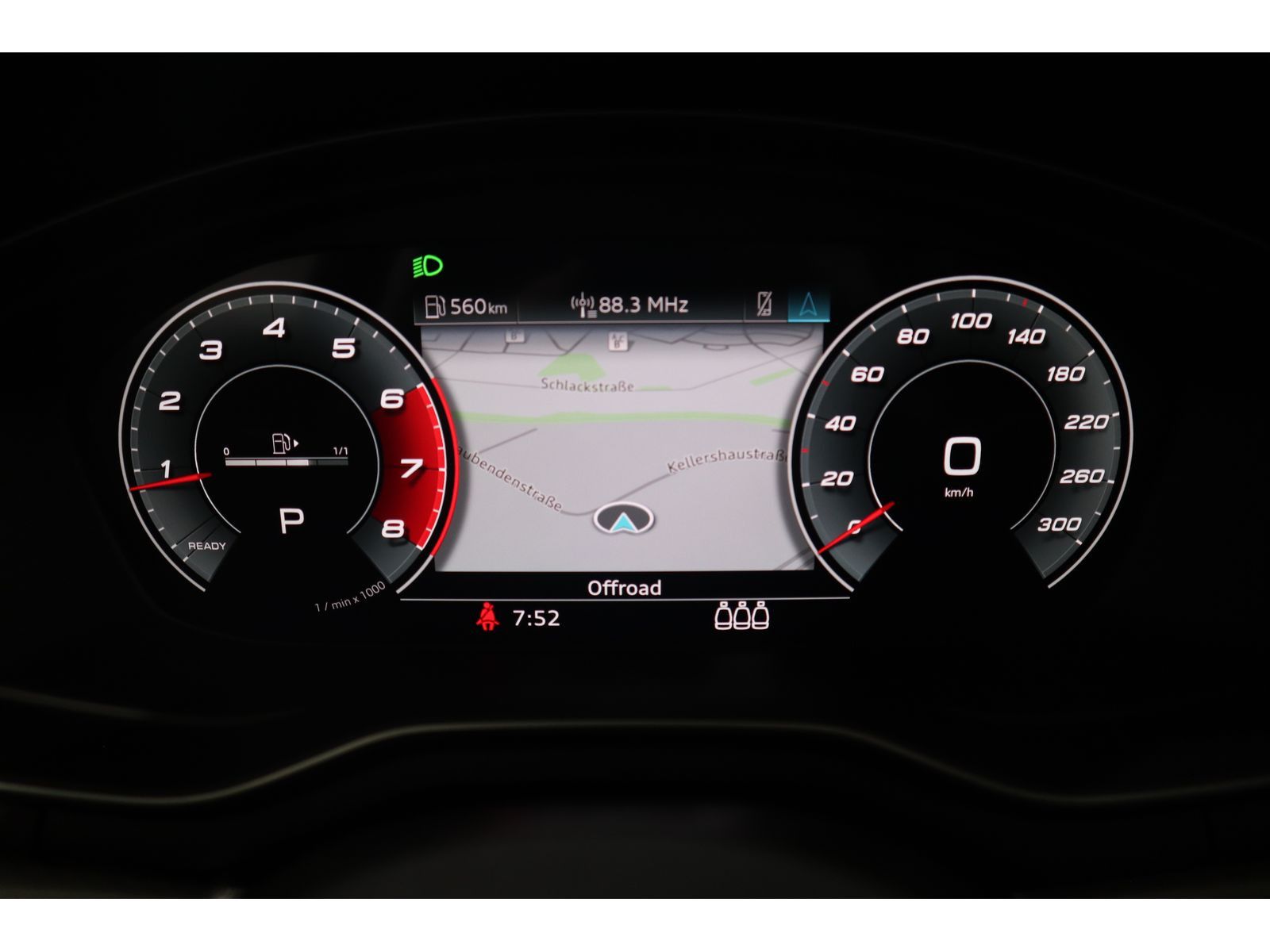 Audi A4 Avant 35 TFSI advanced - Samsaru's Car Outlet