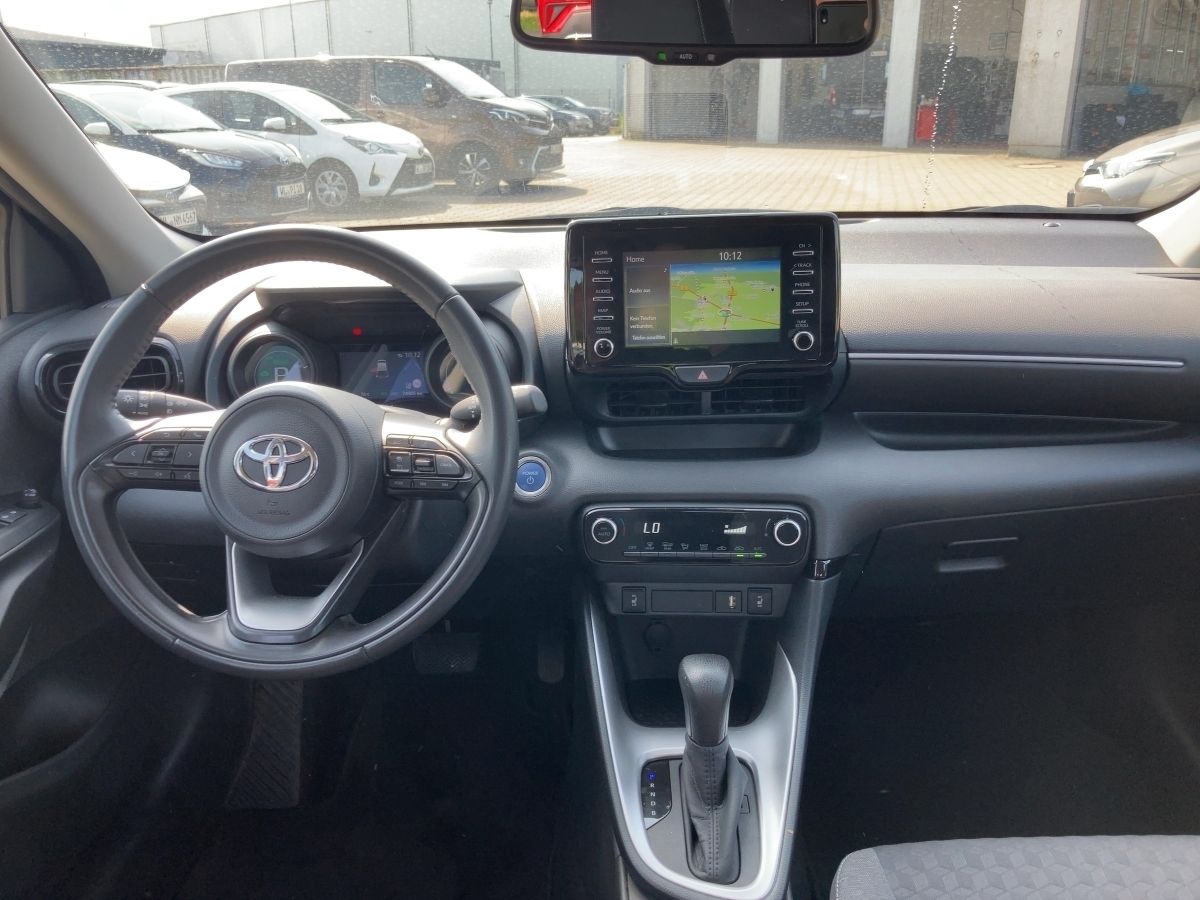 Toyota Yaris 1.5 Dual-VVT-iE Hybrid - Samsaru's Car Outlet