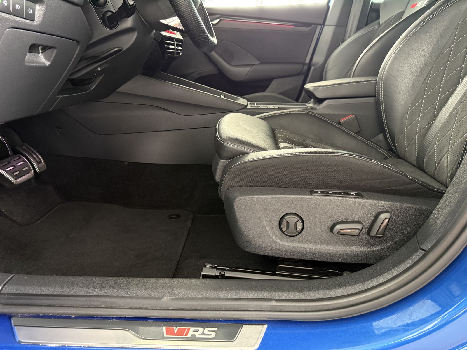 Skoda Octavia Combi RS - Samsaru's Car Outlet