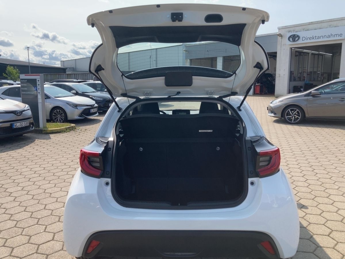 Toyota Yaris 1.5 Dual-VVT-iE Hybrid - Samsaru's Car Outlet