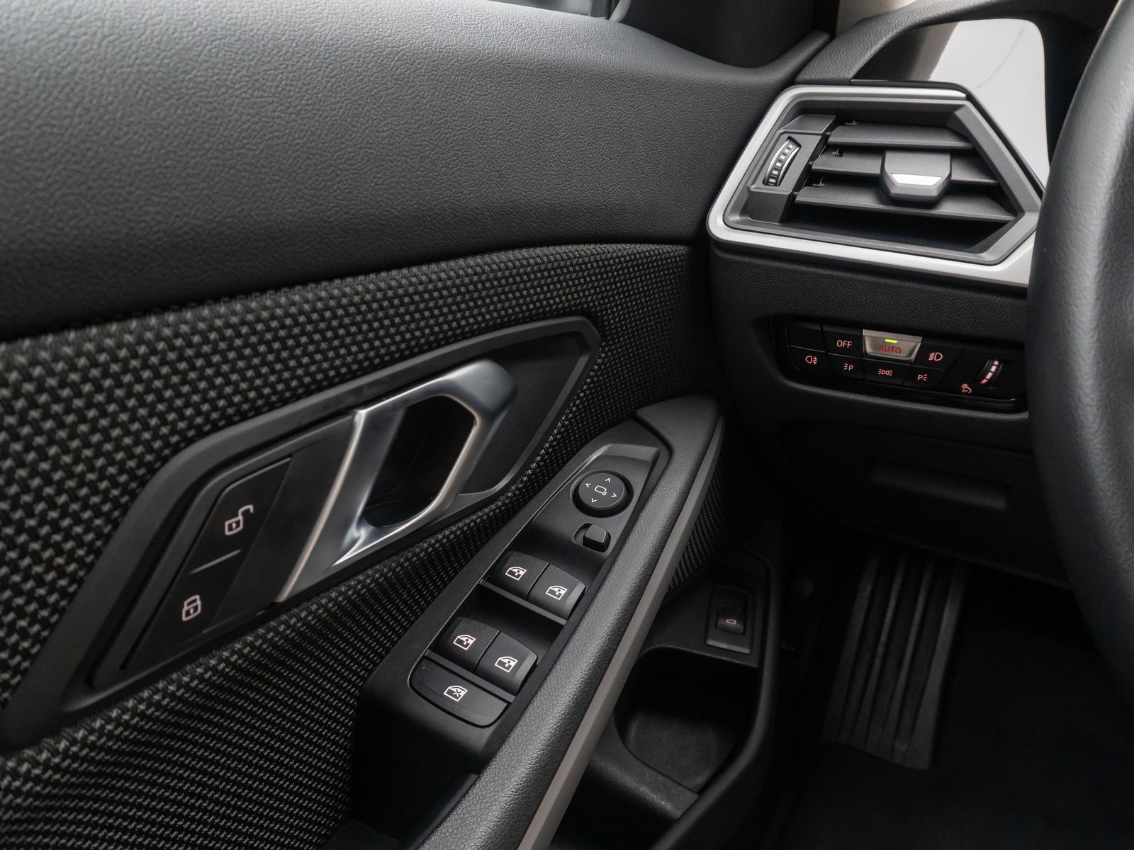 BMW 320d Advantage - Samsaru's Car Outlet